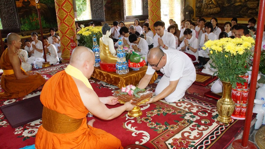 Lễ dâng y tắm mưa tại Làng Văn hóa - Du lịch các dân tộc Việt Nam